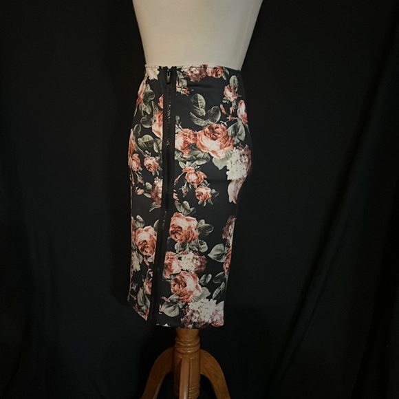 High waisted zip up pencil skirt - Picture 3 of 7